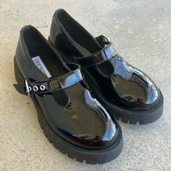 Steve Madden Shoes - Steve Madden Black Patent Leather Chunky Sole Shoes, 6